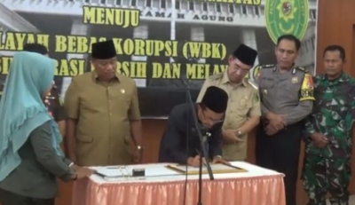 Bupati Hijazi Hadiri Pencanangan Zona Integritas WBK