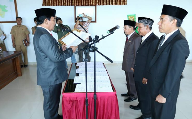 Pelantikan Pejabat Pimpinan Tinggi Pratama di Lingkungan Pemkab Seluma berlangsung khidmat