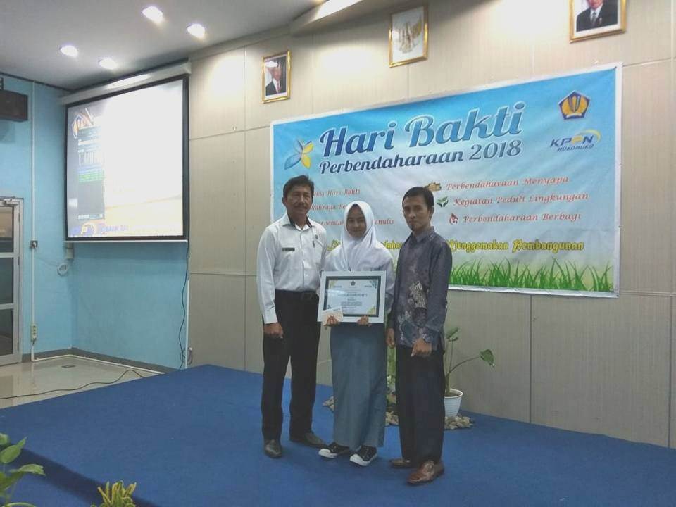 Pelajar SMAN 8 Mukomuko Juarai Penulisan  Artikel