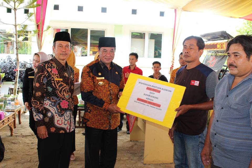 Terima Bantuan Alsintan,Bupati Minta Poktan Manfaatkan Dengan Baik