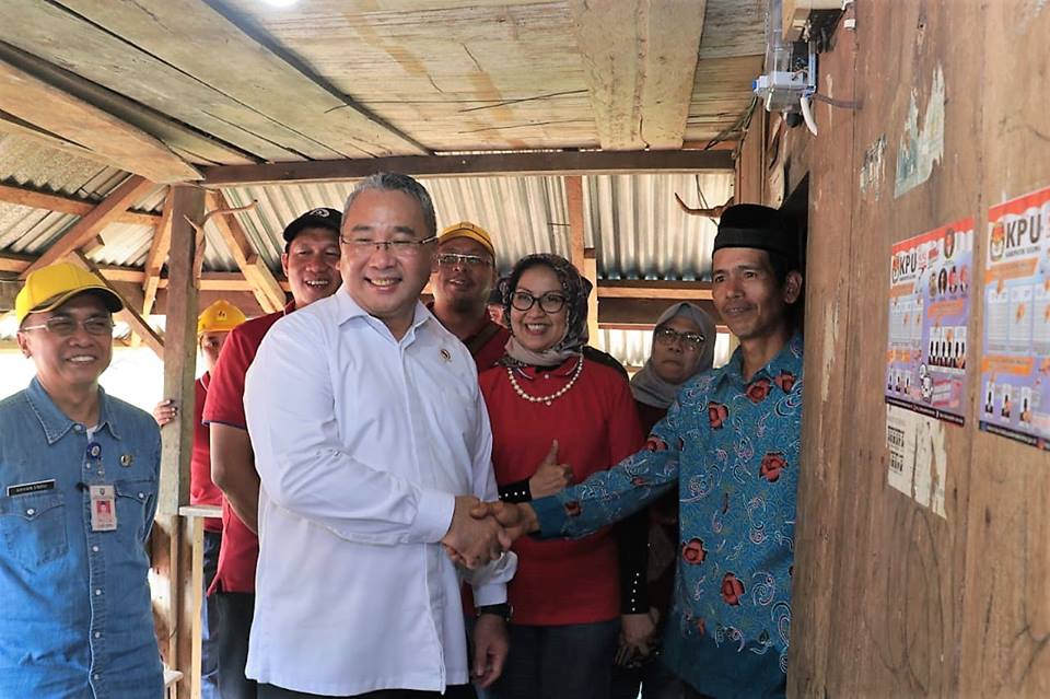 Mendes PDDT Resmikan Pengoperasian Listrik Di Seluma