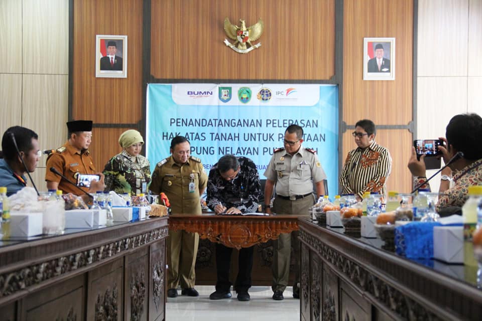 Optimalkan Pembangunan KEK Pulau Baai, Pelindo II Serahkan Tanah Seluas 12,18 Hektar