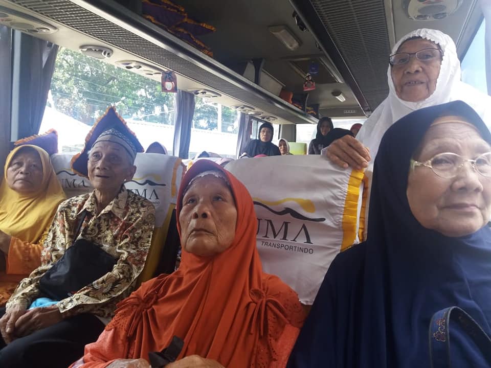 46 Lansia Diajak Walikota Berwisata Keliling Kota