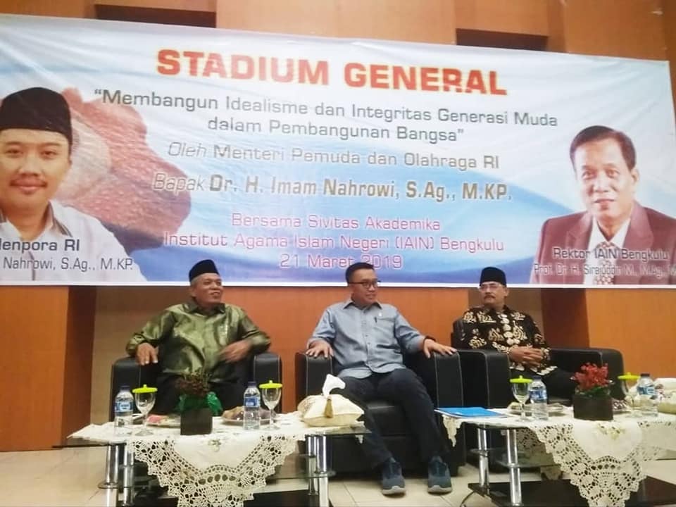 Isi Kuliah Umum di IAIN, Menpora Ajak Mahasiswa Bijak Bermedsos