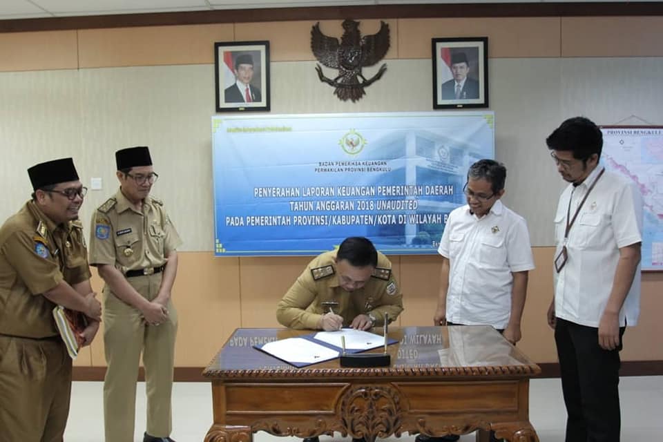 Optimis Raih WTP, Pemprov Bengkulu Serahkan Laporan Keuangan Ke BPK