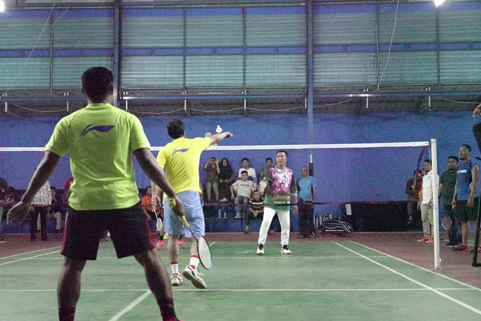 Sukseskan Porwil, Menpora Main Bulu Tangkis di Bengkulu