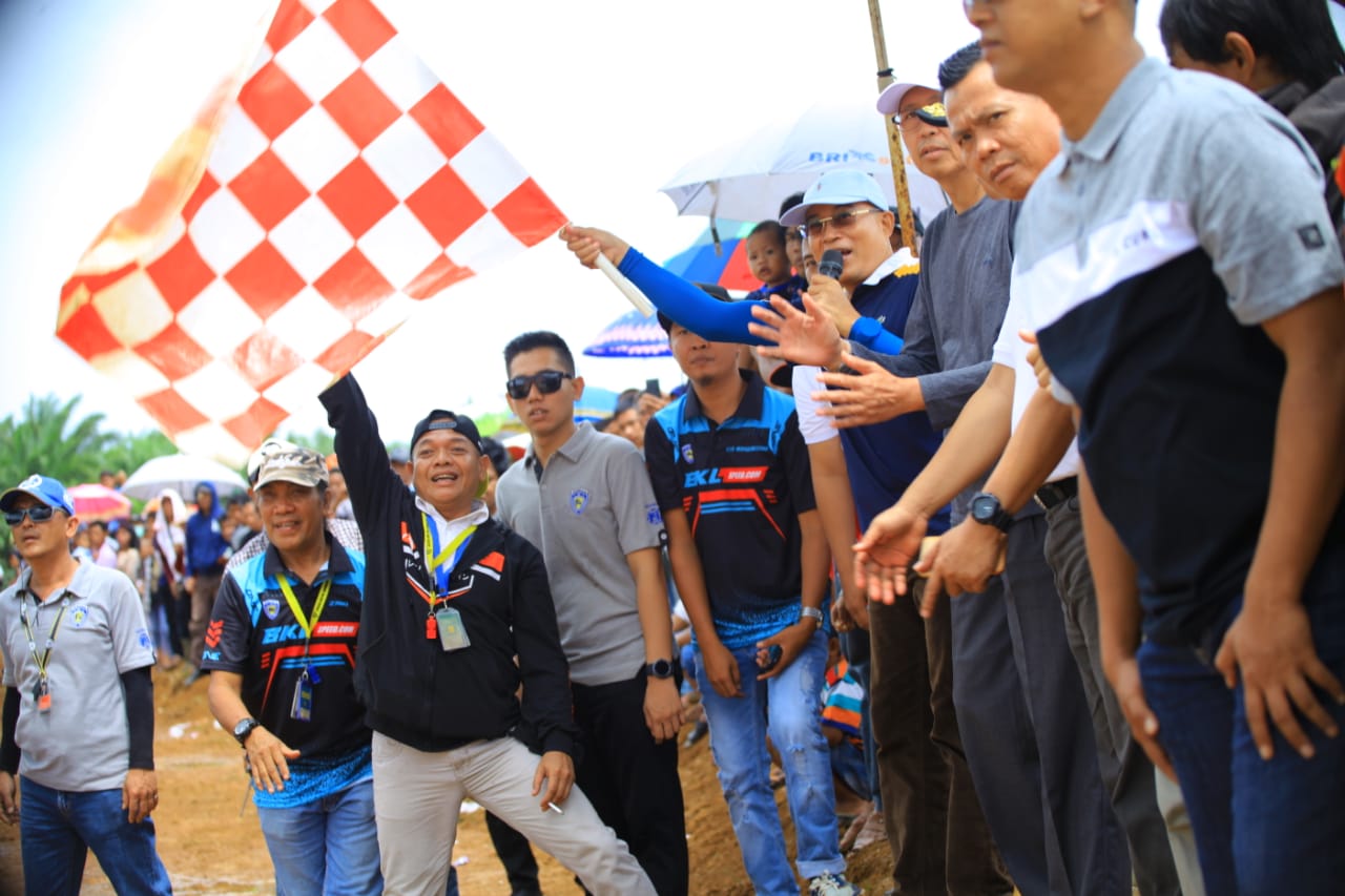 Plt Bupati Buka Open Road Race dan Grasstrack Bupati Cup 2019