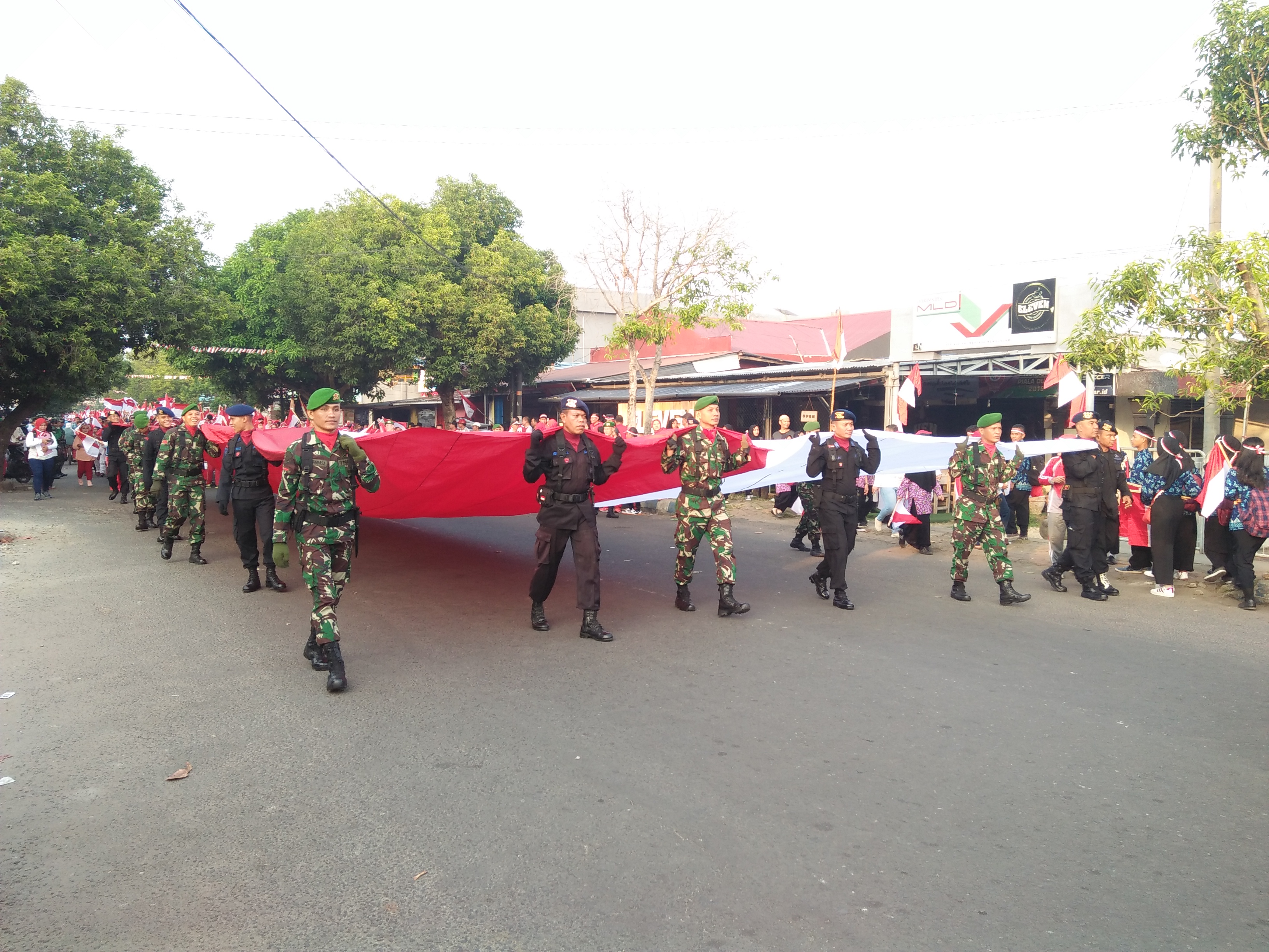 Bengkulu Pecahkan Rekor MURI, Kirab Bendera