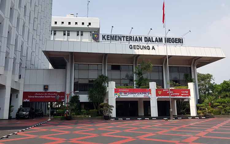 Mendagri Didesak Segera Berhentikan RM