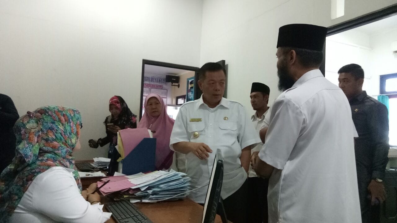 Penjabat Walikota Sidak Pelayanan Dukcapil