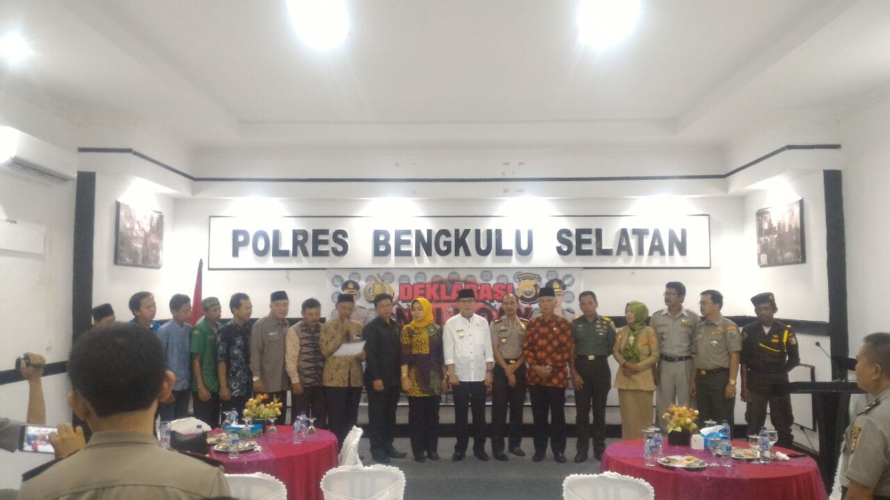 Tokoh Masyarakat dan Forkopimda Bengkulu Selatan Deklarasi Anti Hoax