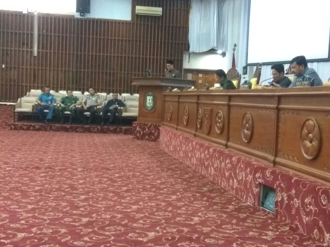 Paripurna DPRD Atas Laporan Banmus dan Penyampaian Penjelasan Raperda Usulan Gubernur