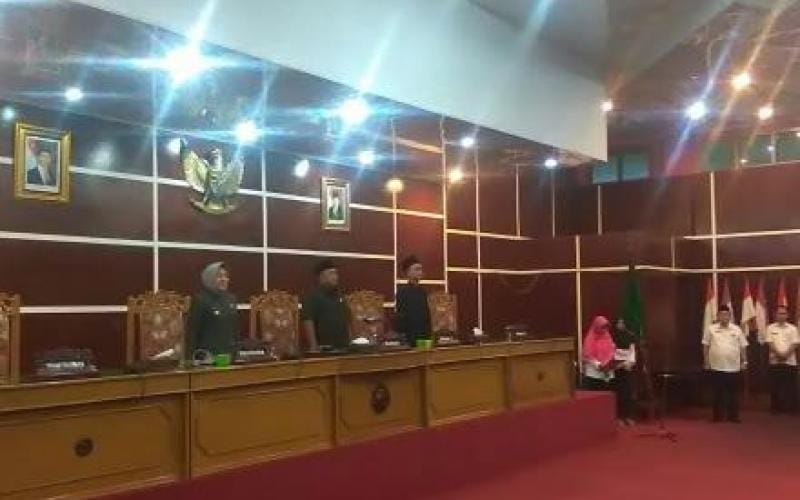 Paripurna DPRD Kota Mendengarkan Jawaban Walikota Bengkulu Terhadap Pandangan Umum Fraksi-Fraksi