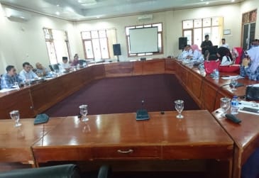 Komisi III DPRD Kota Hearing dengan Disdikbud