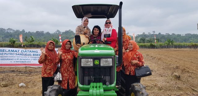 Tingkatkan Taraf Ekonomi Petani, Pemkab Bengkulu Selatan Bantu Alsitan
