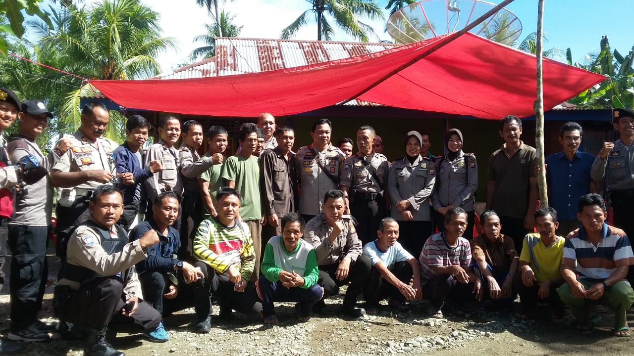 Bantu Warga Kurang Mampu, Kapolres Bagikan Sembako Gratis