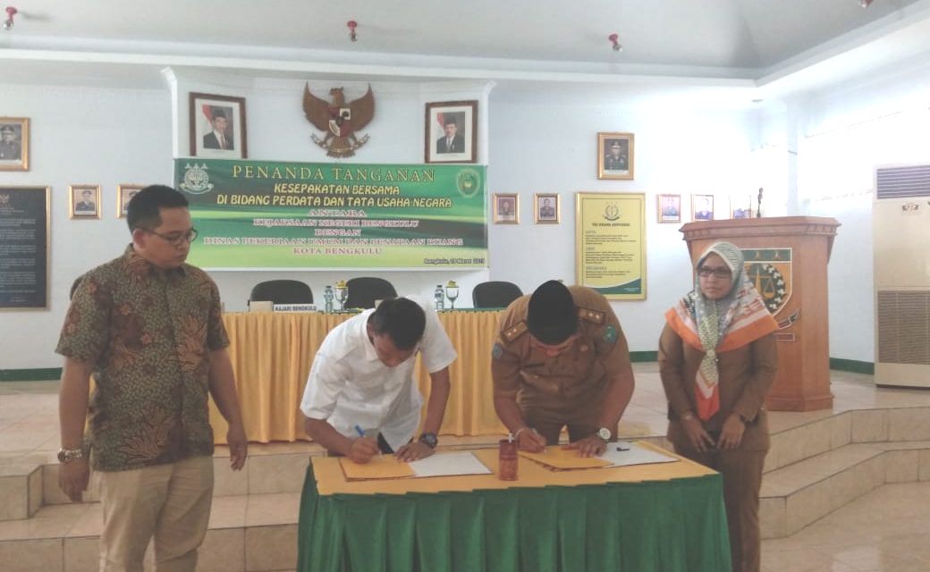 Tingkatkan Pengawasan Pembangunan, Dinas PUPR Kota Tandatangani MoU dengan Kajari
