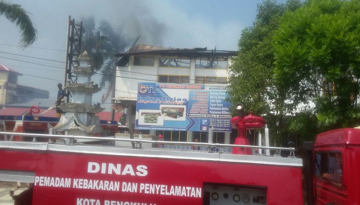 Kebakaran PT BM, Polisi Blokade Jalan
