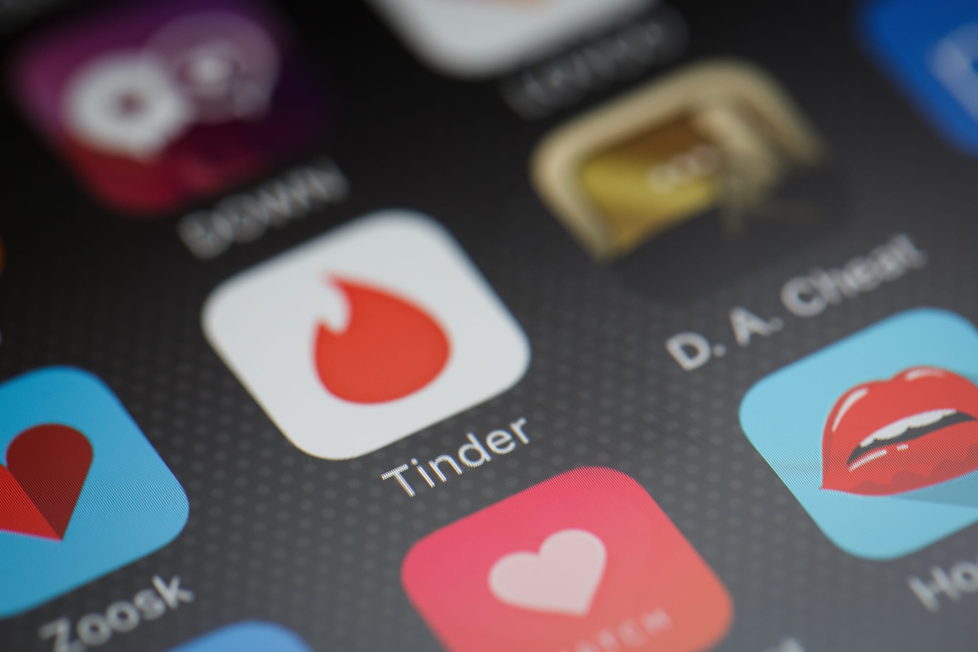 Tinder Down, Milenial Bakal Kesepian