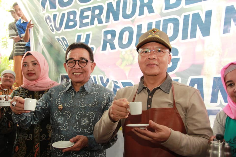 Kunker, Gubernur Ngopi Bareng Warga di Kepahiang