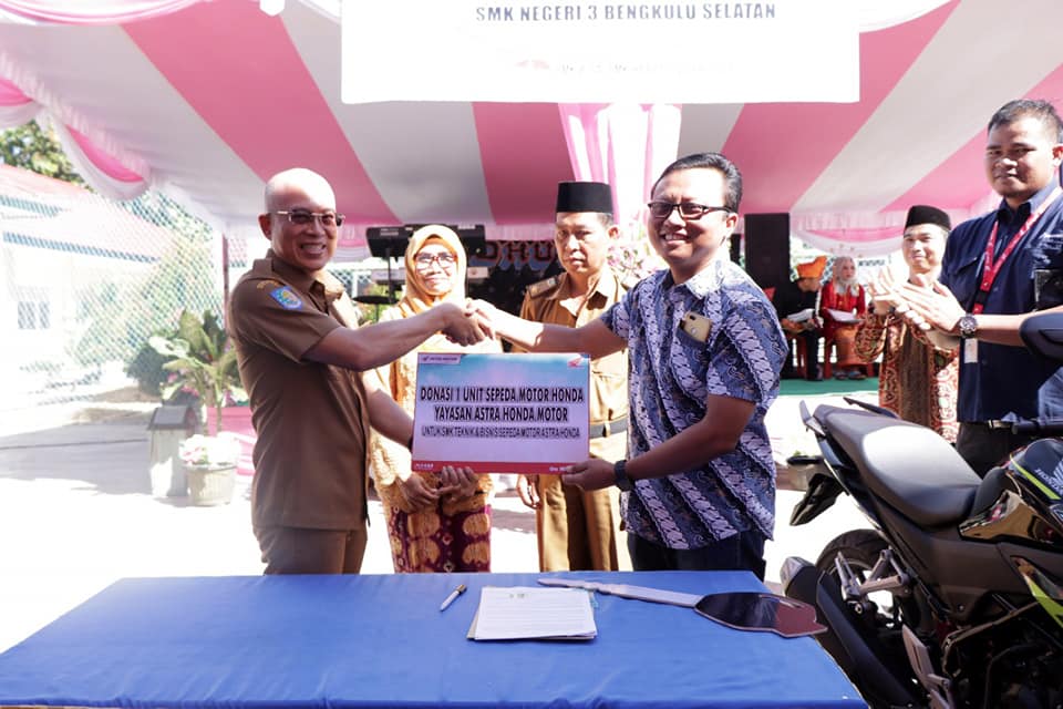 Kunjungi SMK 3 BS, Gusnan Titip Pesan Ke Pelajar