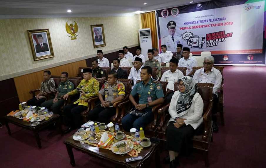 Melalui Video Conference, Rohidin Paparkan Kesiapan Pemilu Serentak 2019