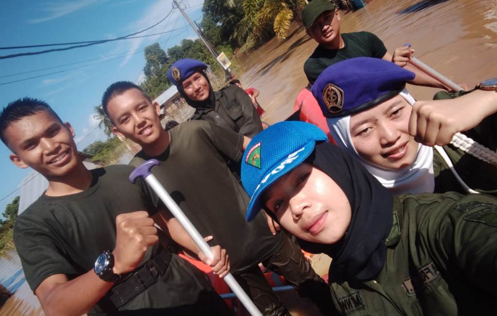 Bantu Proses Evakuasi, Menwa Turunkan 50 Personil Diberbagai Titik Banjir