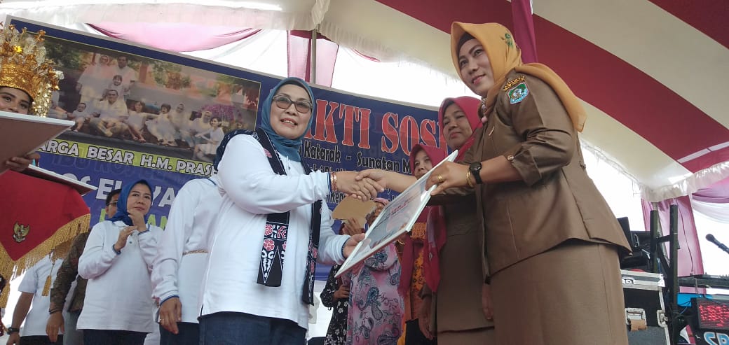 Bakti Sosial, Isteri Jaksa Agung Kunjungi RSUD Kaur dan Sosialisai di Desa Cuko Enau