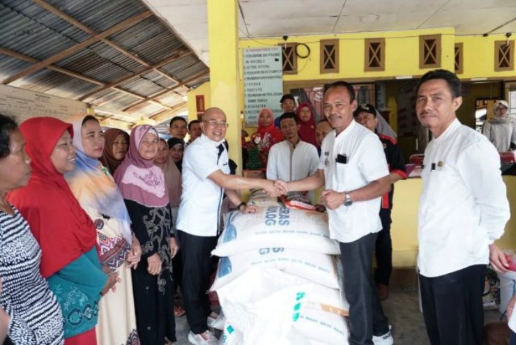 DKP Salurkan Beras CPD Untuk Korban Bencana