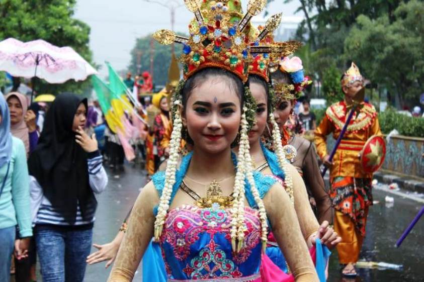 Lestarikan atau Tinggalkan