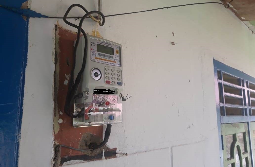 Warga Seluma Keluhkan Pungutan Pemasangan KWh PLN