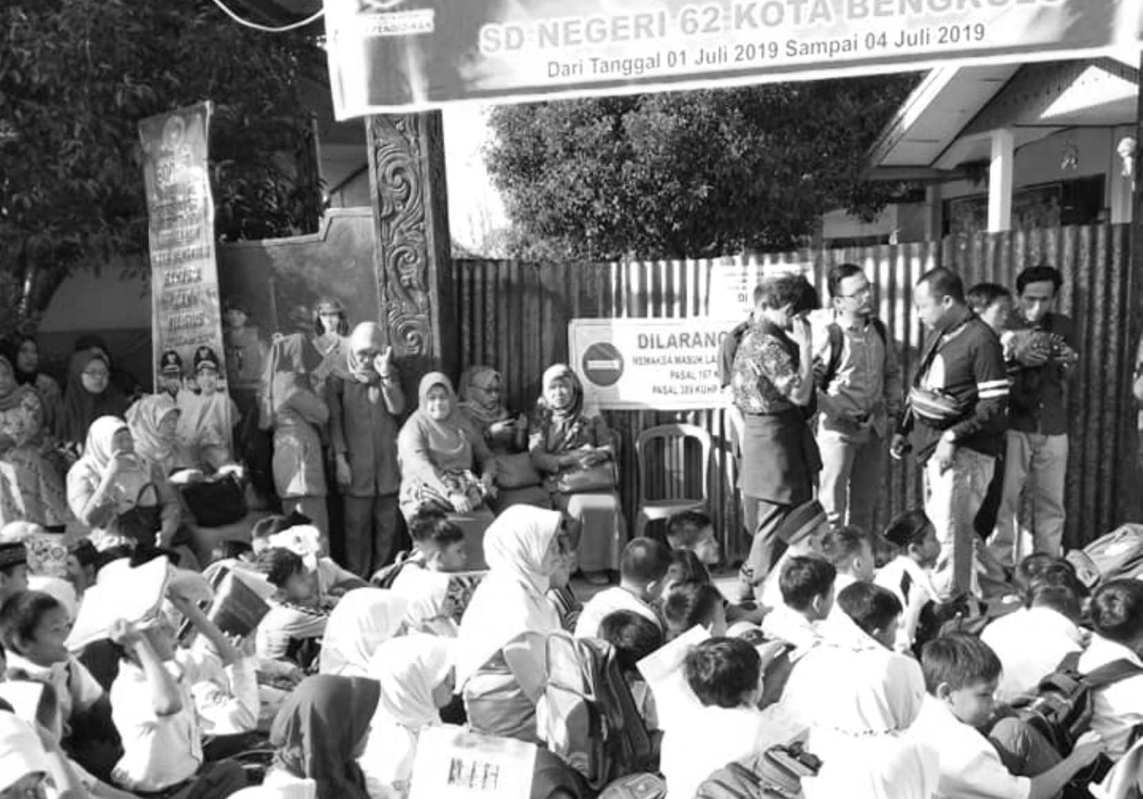 Konflik SD 62, Antara Kegagalan dan Simpati