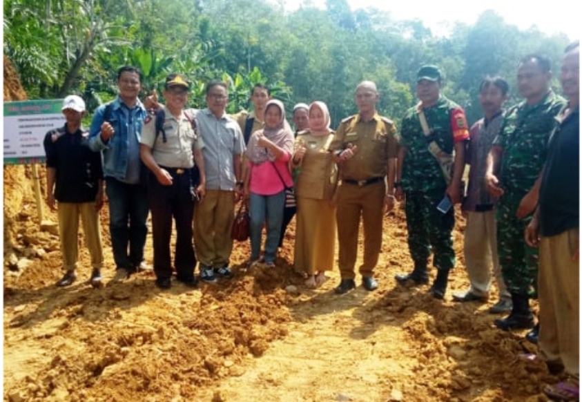 Kades Gunung Ayu: Saya Siap Dikritik Terkait Pembangunan Infrastruktur