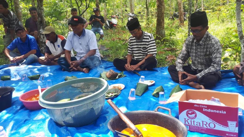 Tolak Balak, Warga Desa Muara Pulutan ‘Basuh Dusun’