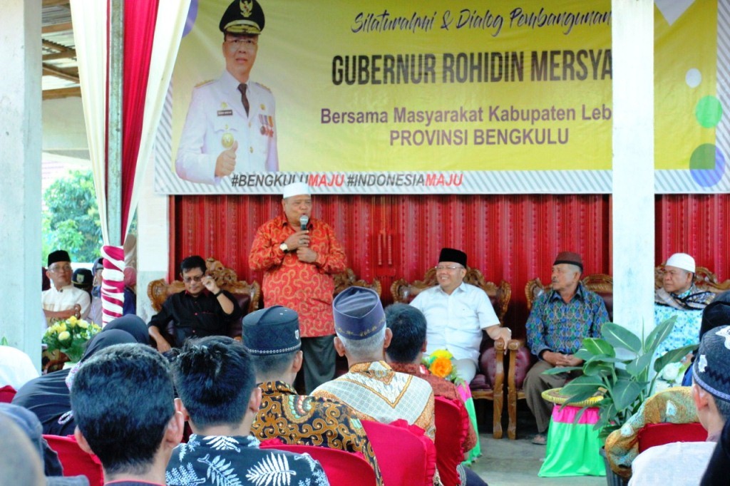 Kunker ke Lebong, Gubernur Rohidin Disambut Hangat Warga