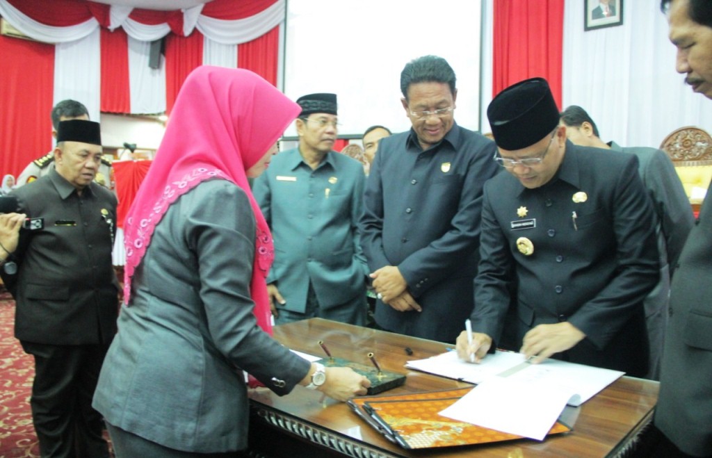 Dewan Provinsi Setujui Empat Raperda Ditetapkan Jadi Perda