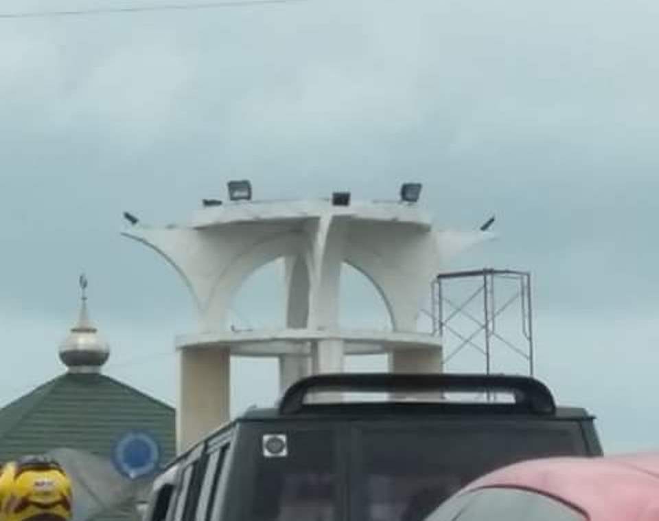 Pemkot Tidak Pernah Menurunkan Patung Kuda