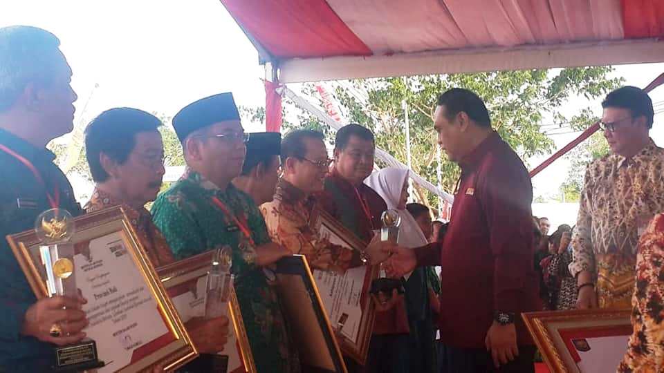 Bupati Seluma Raih Award Revolusi Mental