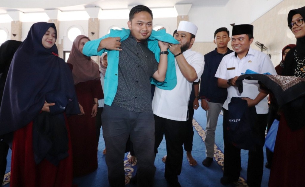 Walikota Helmi Lepas Mahasiswa KKN-MU Pulang Kampung