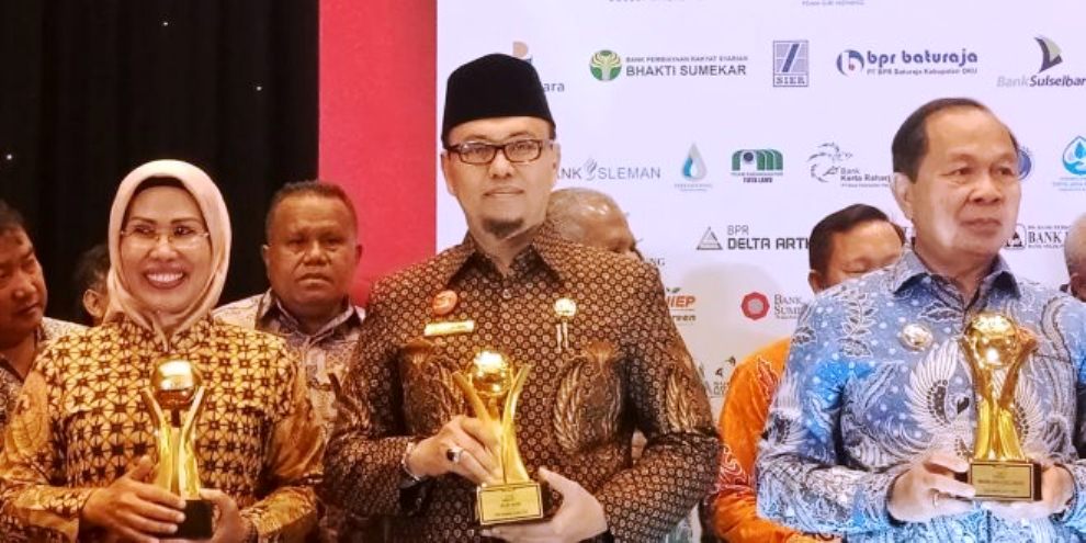 PDAM Kota Bengkulu Raih Penghargaan Top BUMD 2019