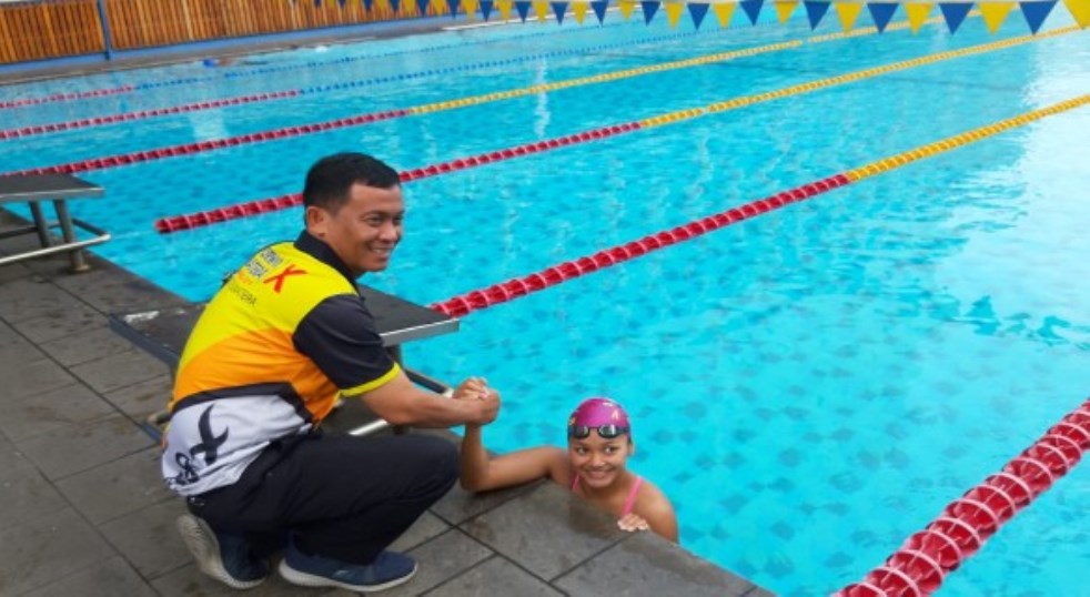 Target Emas di Porwil, Ketua Umum KONI Bengkulu Pantau Langsung TC Atlet Renang