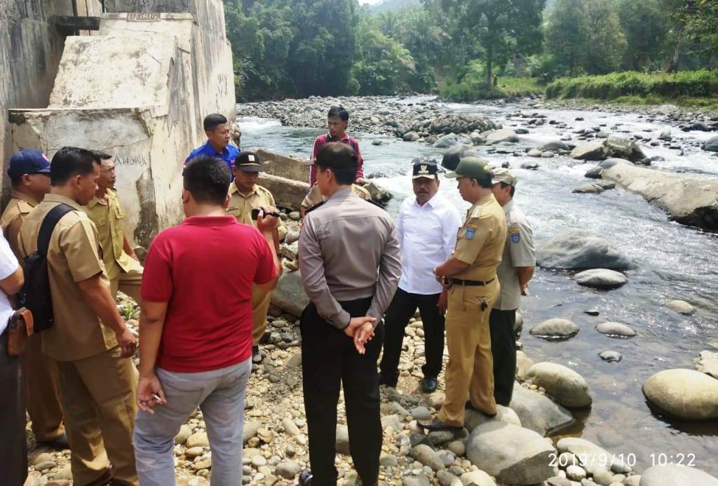 Masyarakat Simpang Ketenong Minta Bupati Jangan Omdo