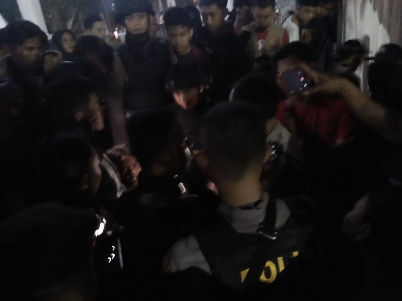 Sekelompok Remaja Bentrok di Tabut, Pengunjung Berlarian