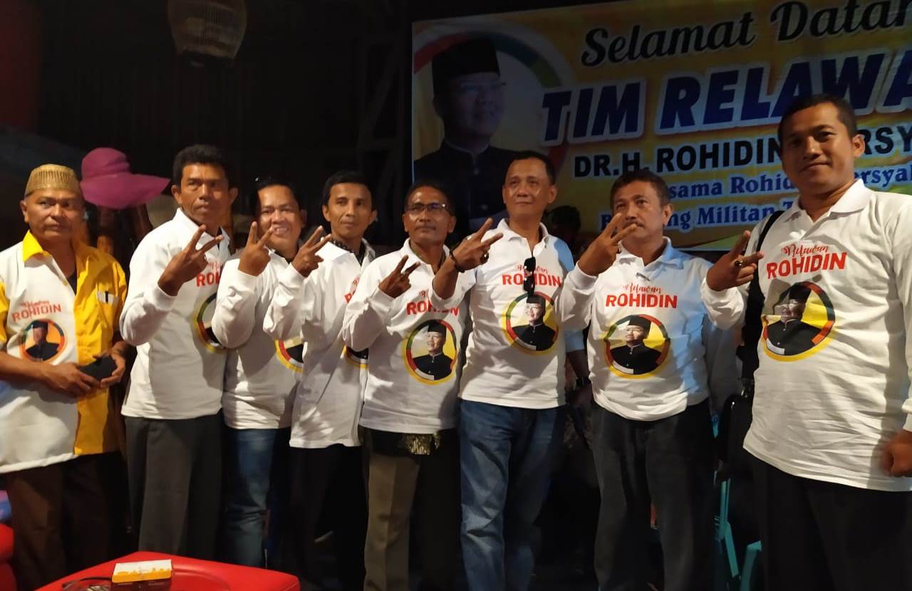 Dikukuhkan, Tim Relawan Siap Hantar Rohidin Dua Periode