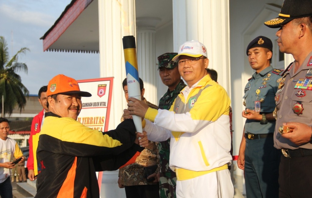 Gubernur Bengkulu Sambut Api Abadi Torch Relay Porwil Sumatera X
