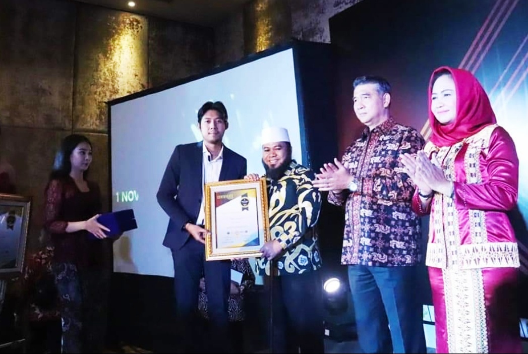 Wali Kota Bengkulu Raih Penghargaan Top 25 Leaders Award 2019