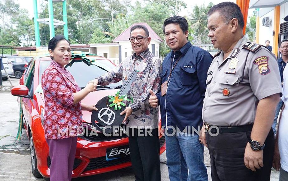 Bupati Hidayat Serahkan Hadiah Utama Bank Bengkulu