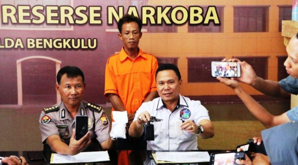 Polda dan BNNP Bengkulu Ringkus Pelaku Pembawa Sabu