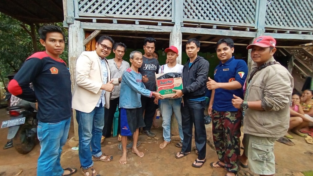 Pemuda Muhammadiyah Seluma Salurkan Bantuan untuk Korban Banjir