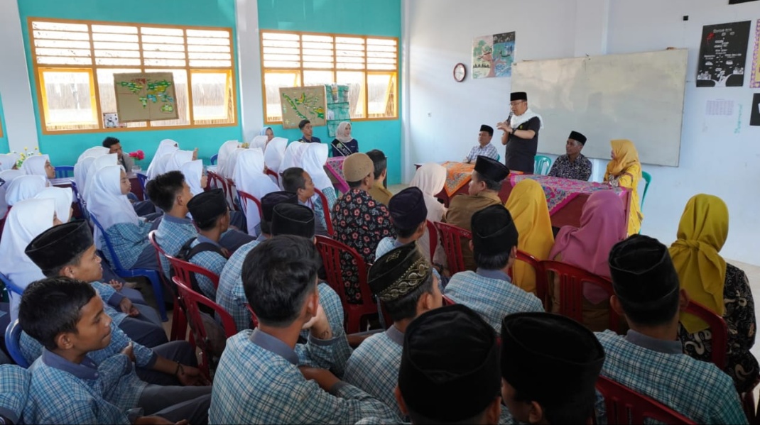 Gubernur Rohidin Pastikan Dana Hibah Telah Dimanfaatkan Dengan Benar